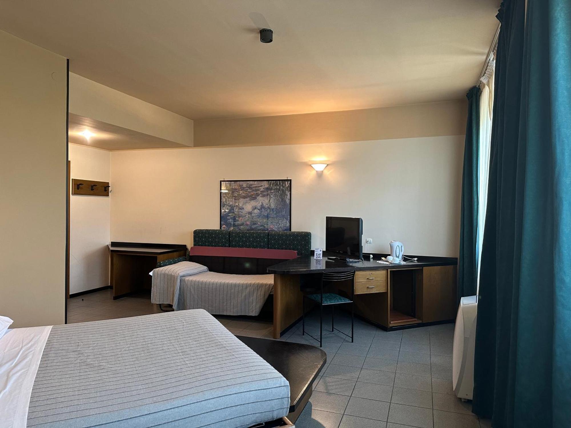 Hotel Griselda Салуцо Екстериор снимка