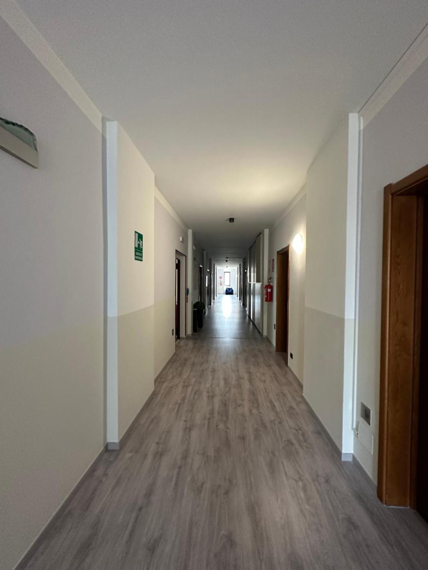 Hotel Griselda Салуцо Екстериор снимка