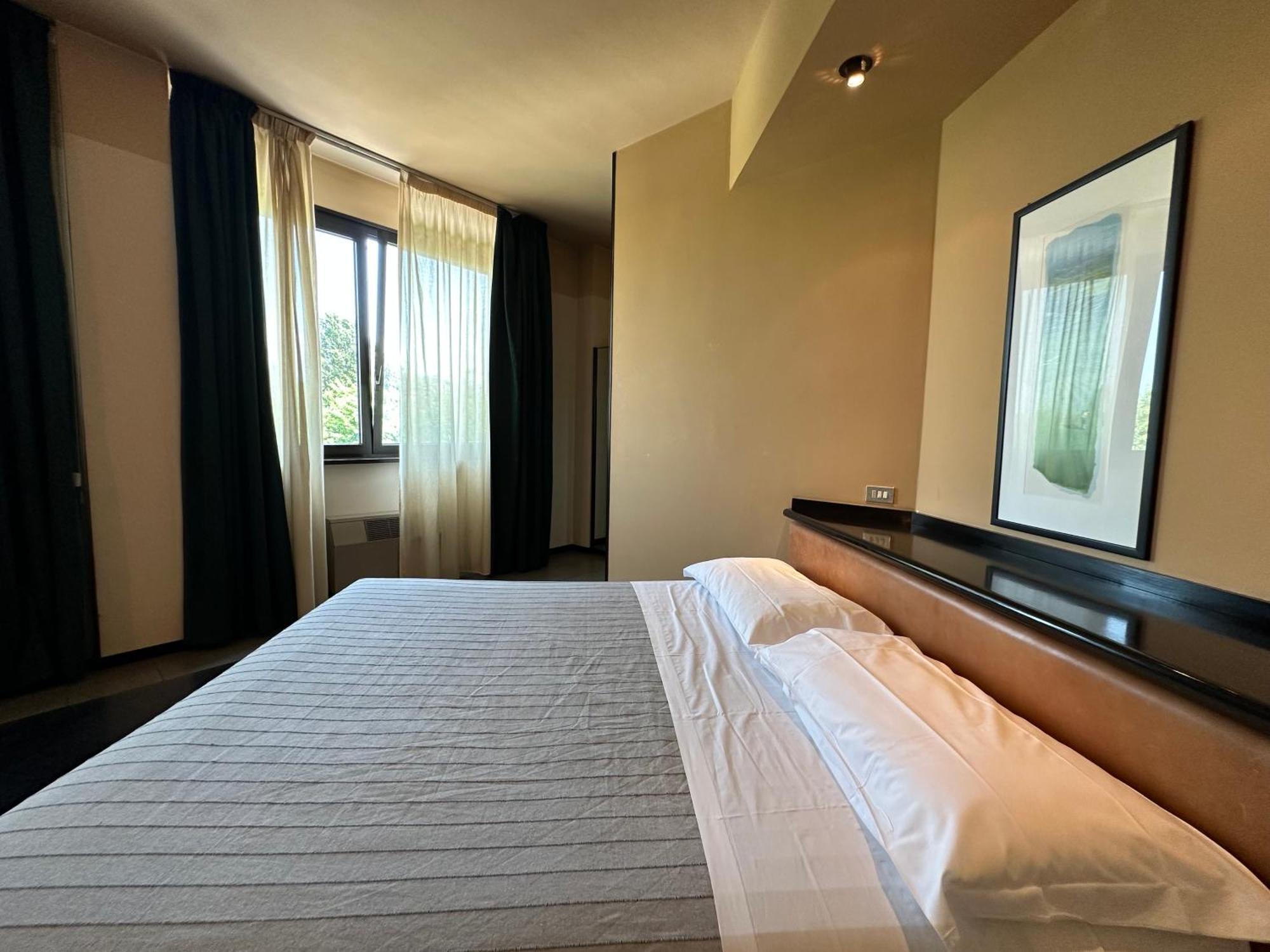 Hotel Griselda Салуцо Екстериор снимка