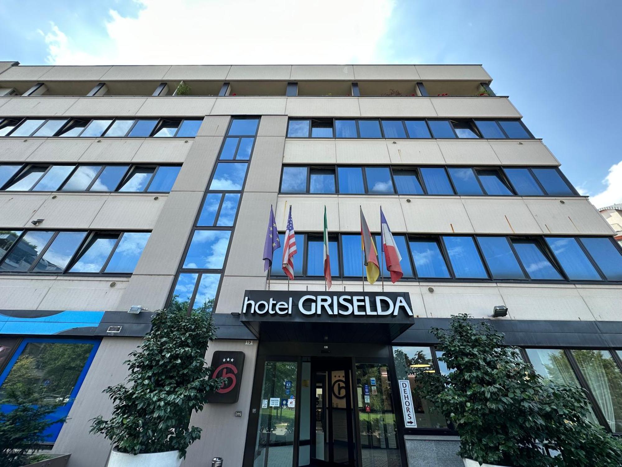 Hotel Griselda Салуцо Екстериор снимка