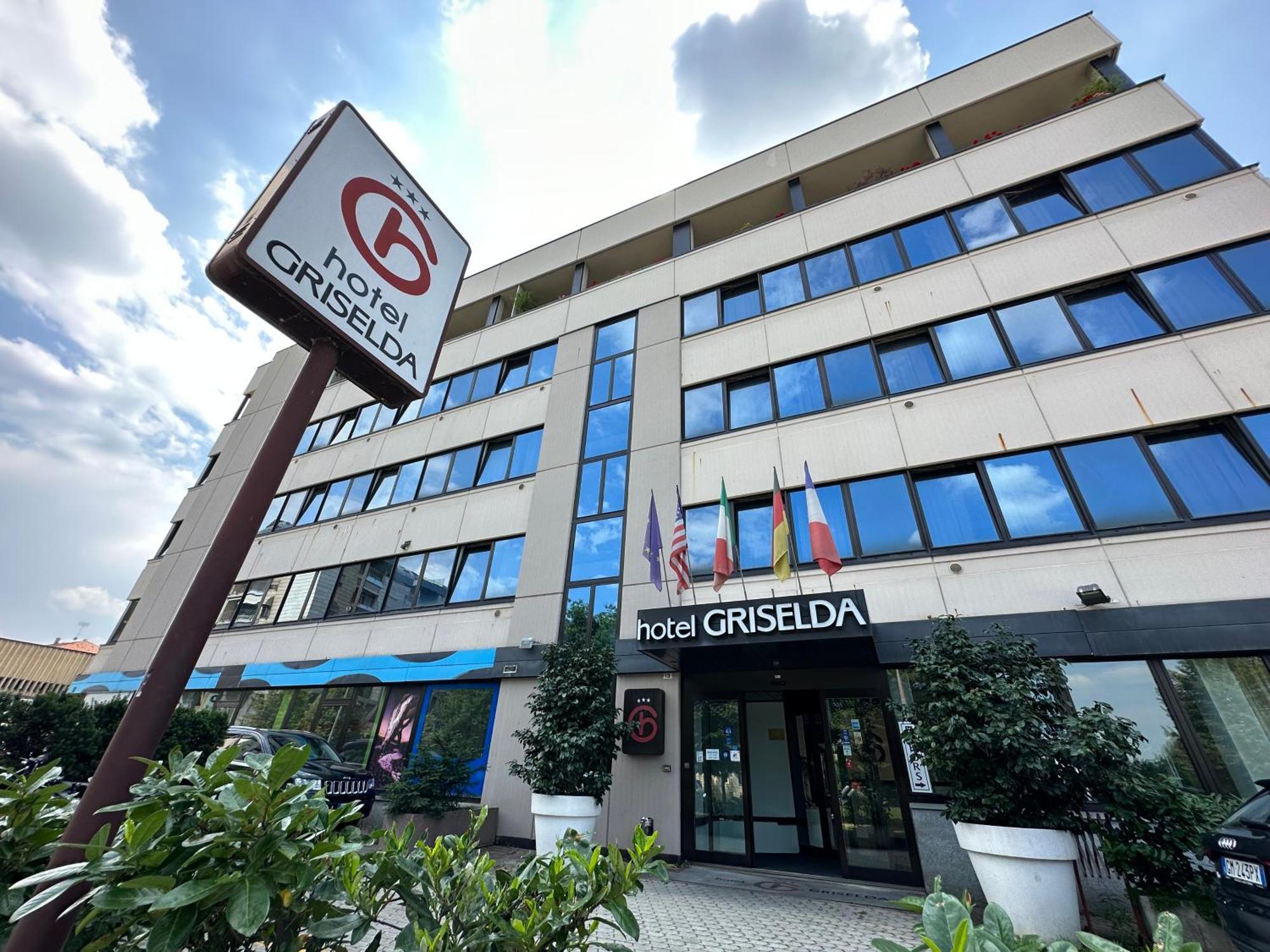 Hotel Griselda Салуцо Екстериор снимка