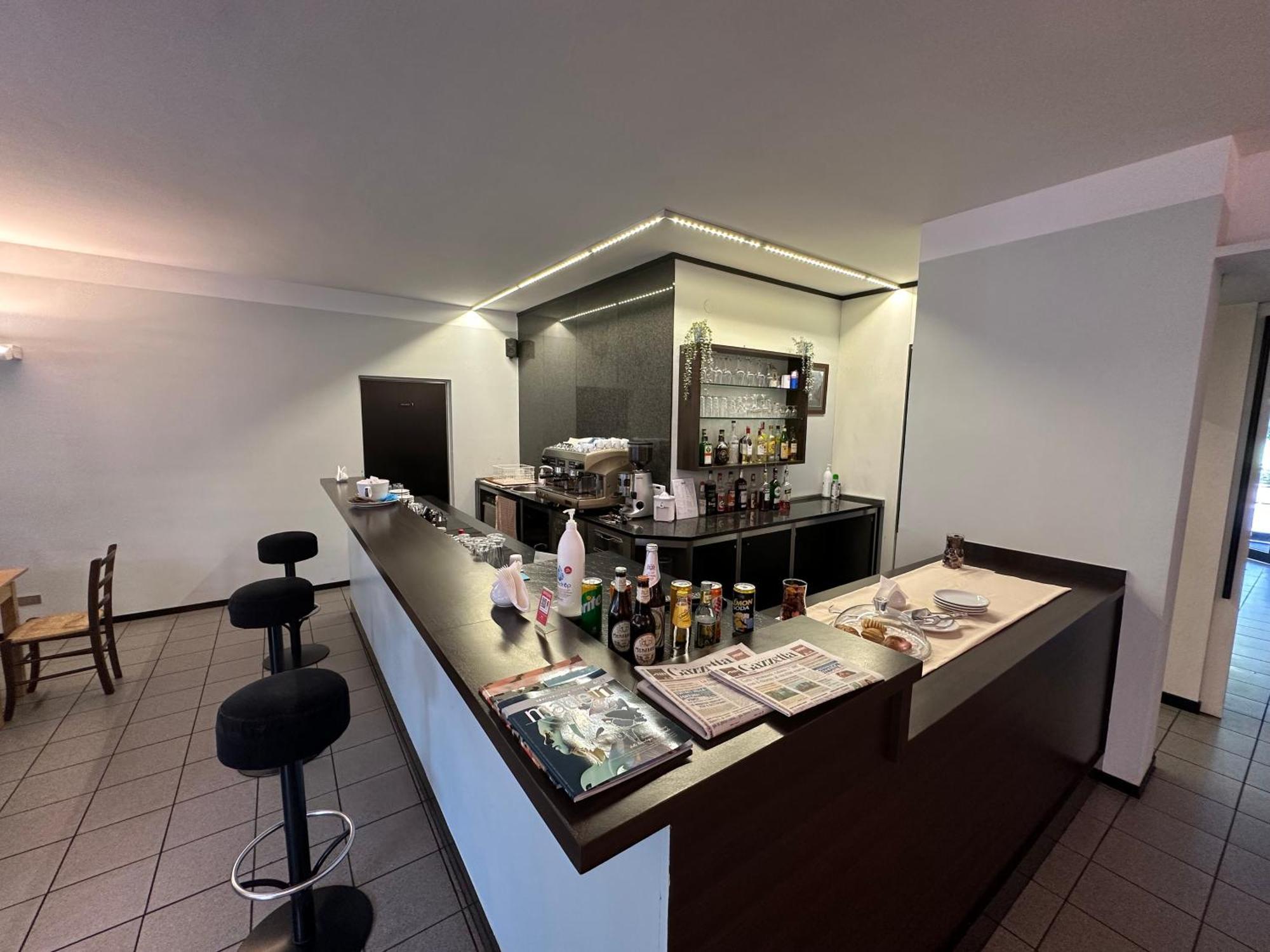 Hotel Griselda Салуцо Екстериор снимка