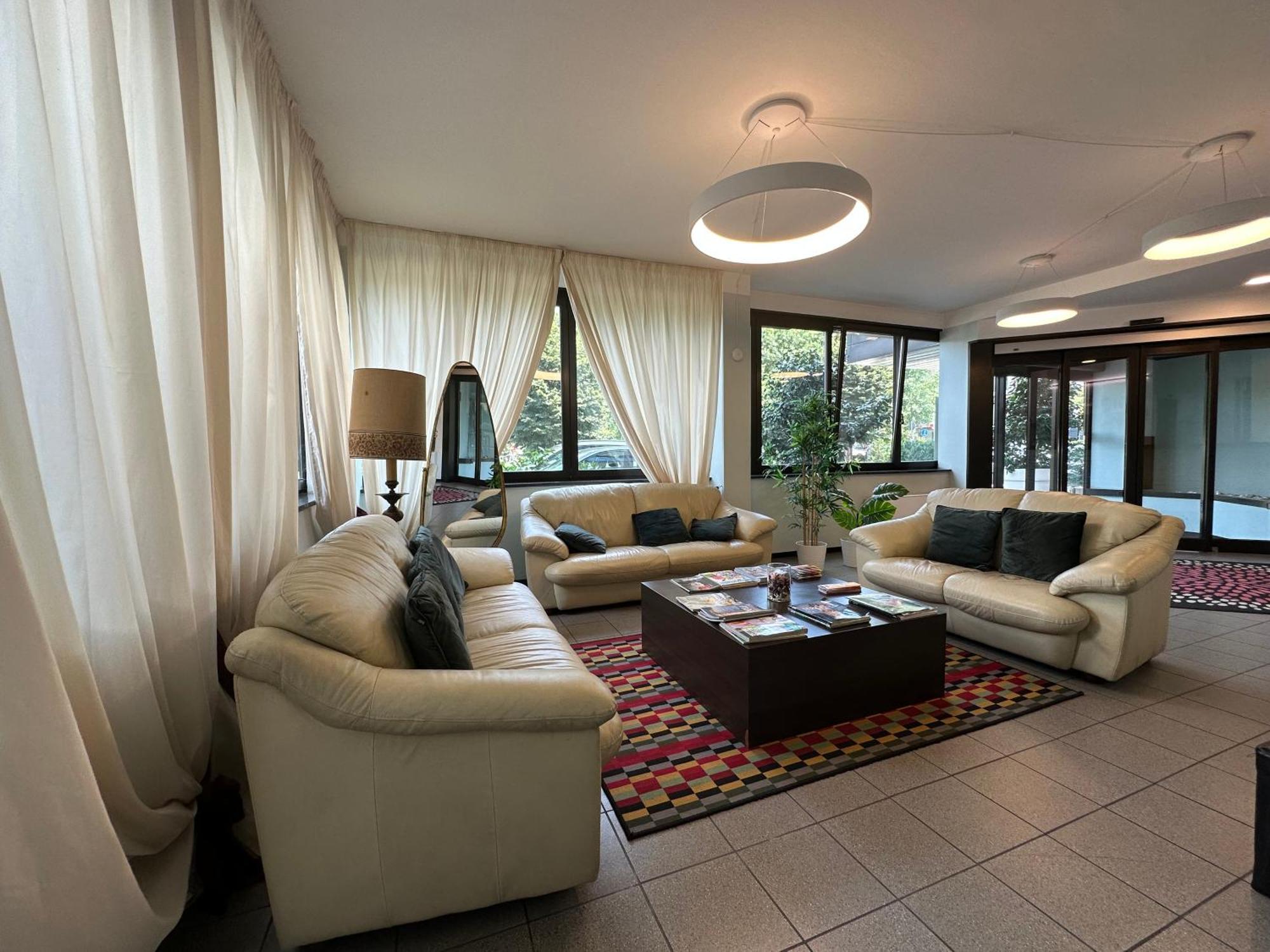 Hotel Griselda Салуцо Екстериор снимка
