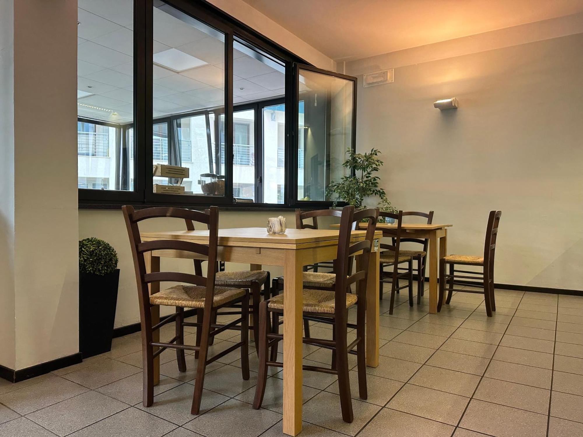 Hotel Griselda Салуцо Екстериор снимка