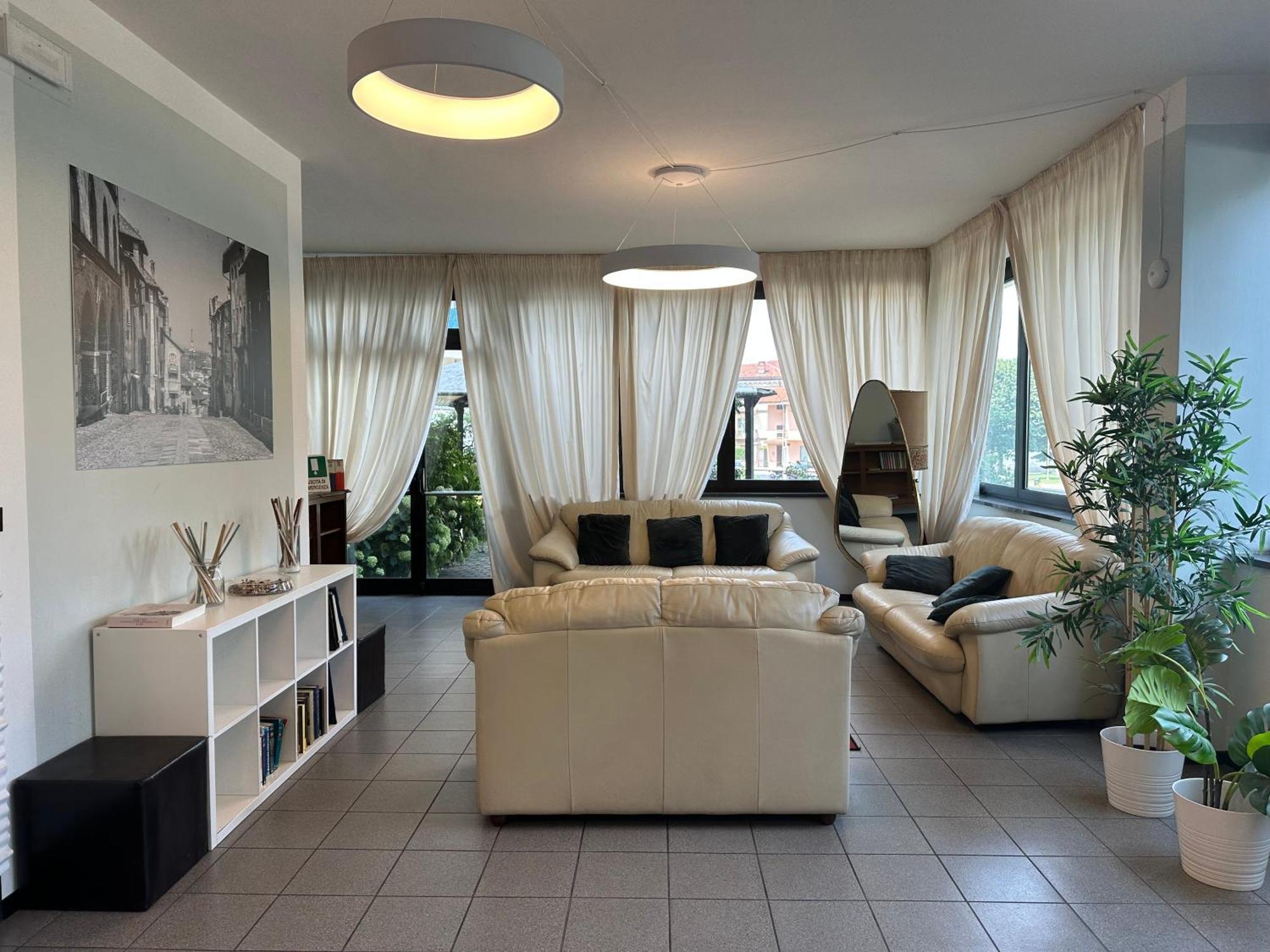 Hotel Griselda Салуцо Екстериор снимка